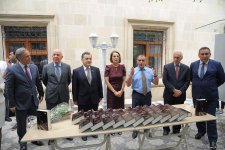 В Баку состоялась презентация романа Соны Велиевой «Путь, ведущий к свету»  (ФОТО)