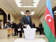Президент Азербайджана и его супруга проголосовали на референдуме по изменениям и дополнениям в Конституцию (ФОТО)