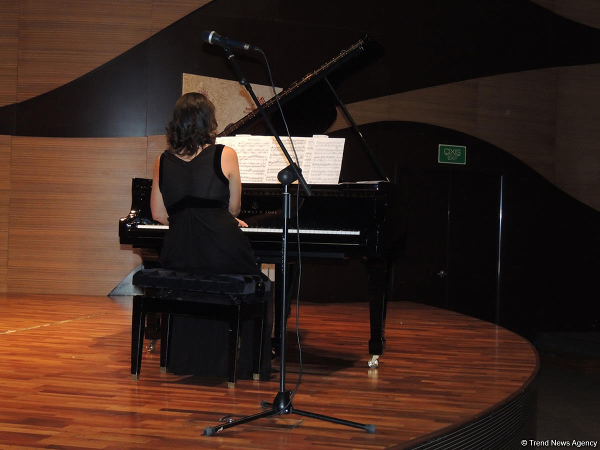 Необыкновенная магия музыки Наргиз Алияровой  (ФОТО)