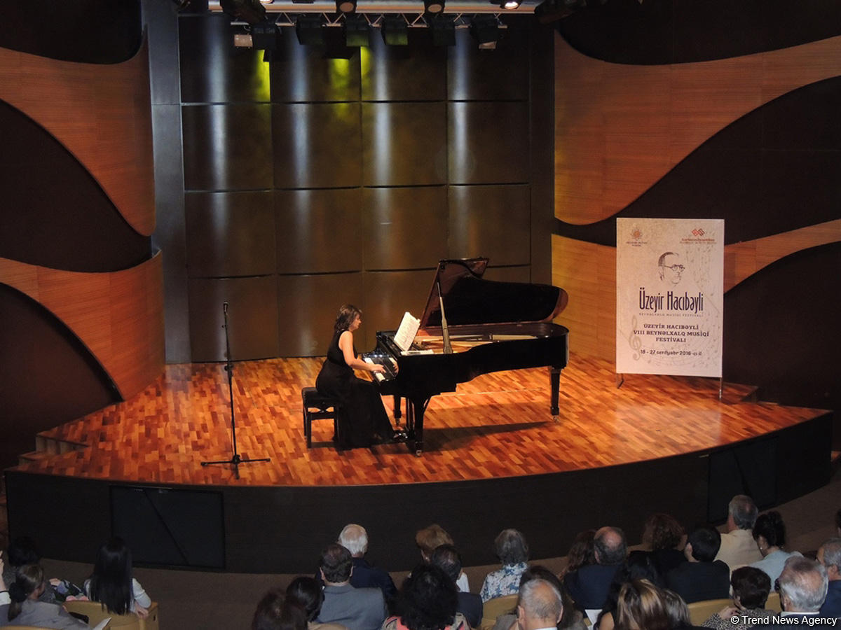 Необыкновенная магия музыки Наргиз Алияровой  (ФОТО)