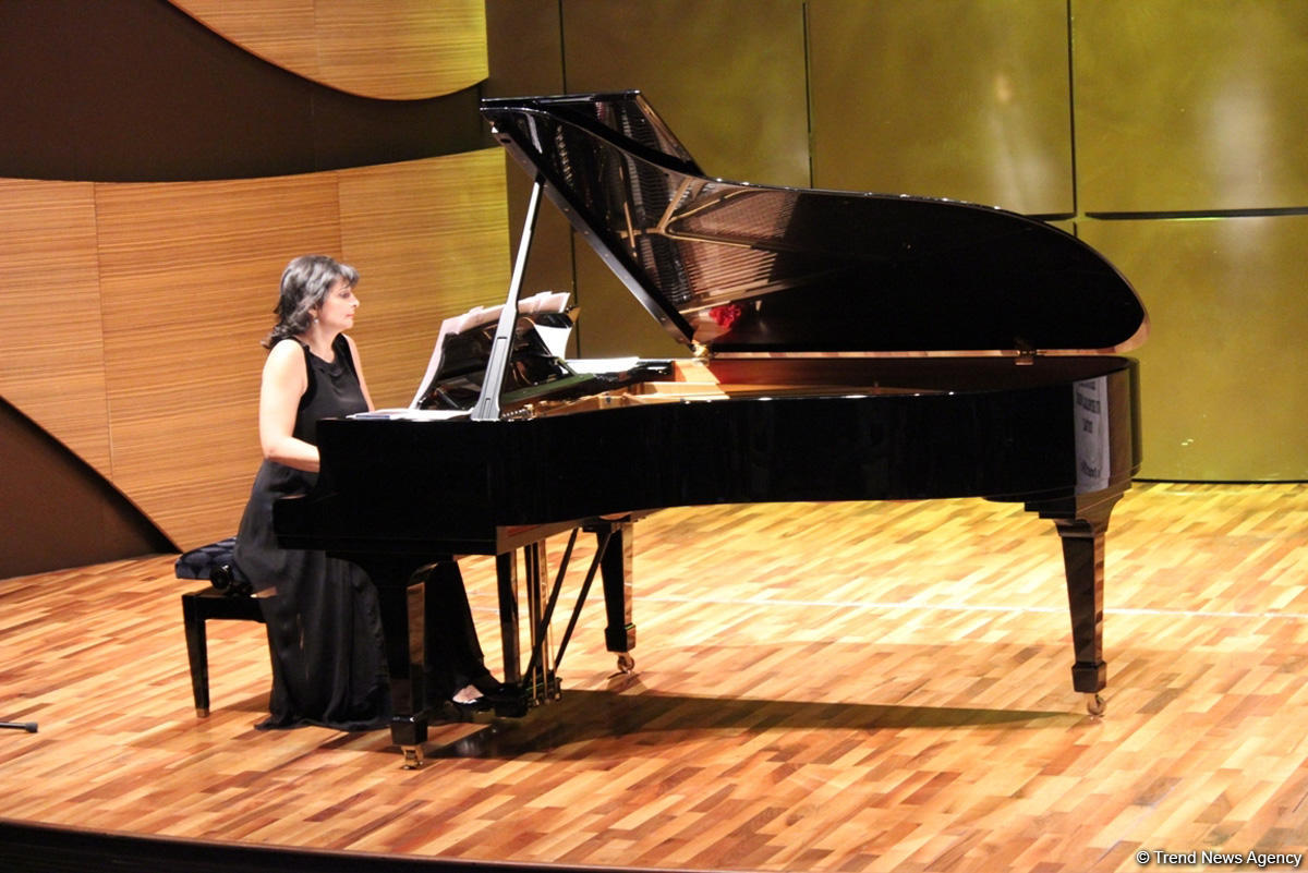 Необыкновенная магия музыки Наргиз Алияровой  (ФОТО)