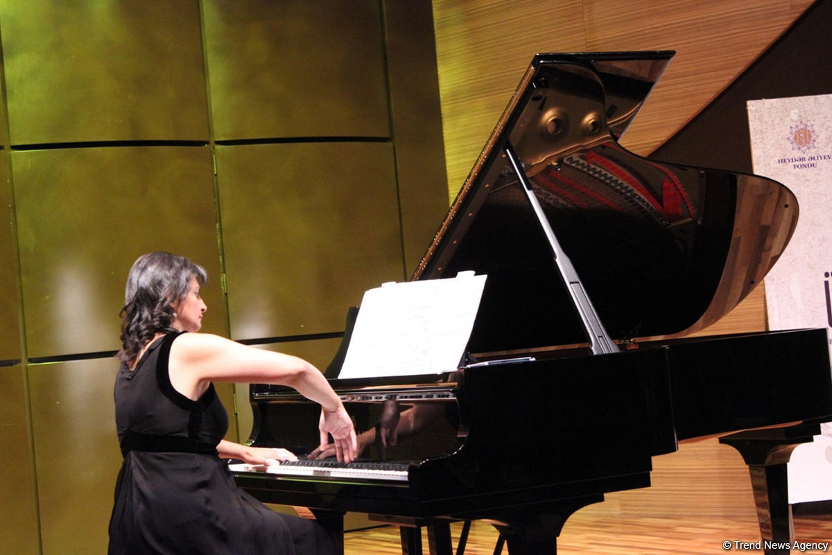 Необыкновенная магия музыки Наргиз Алияровой  (ФОТО)