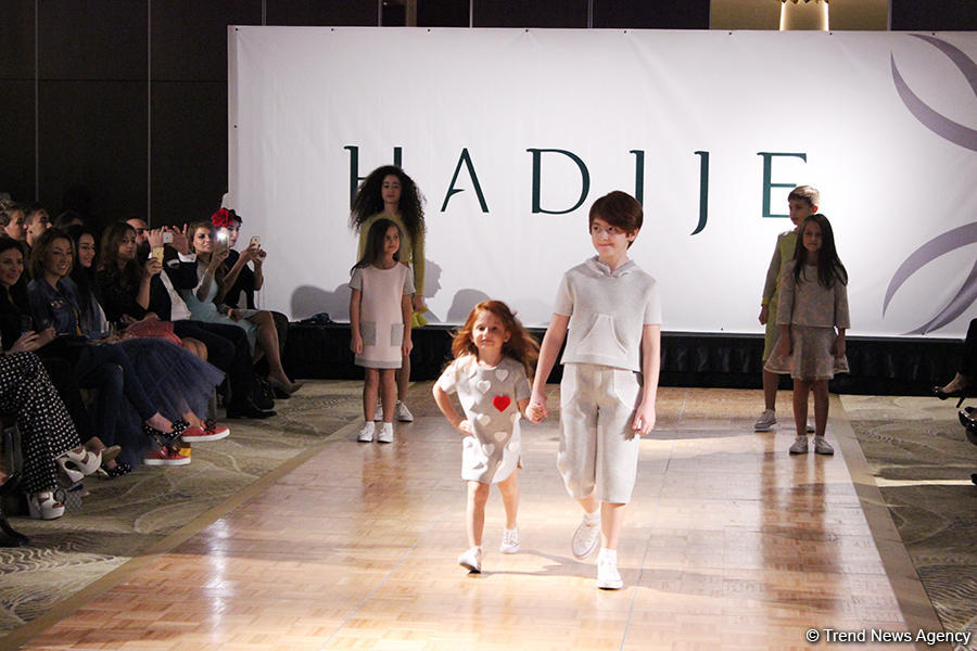 Красочное дефиле Hadije в Баку – певец Замиг Гусейнов стал дизайнером (ФОТО)