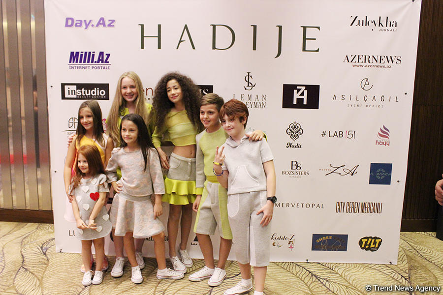 Красочное дефиле Hadije в Баку – певец Замиг Гусейнов стал дизайнером (ФОТО)