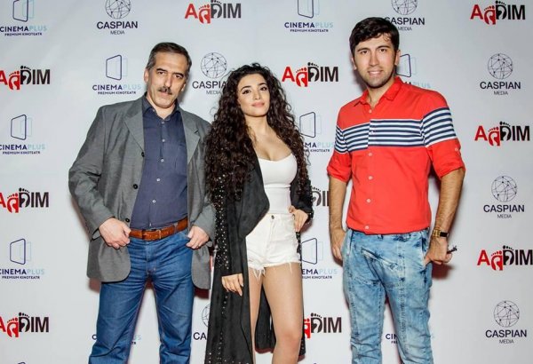 Сямра Рагимли стала звездным гостем на премьере фильма "Сноуден" (ФОТО)