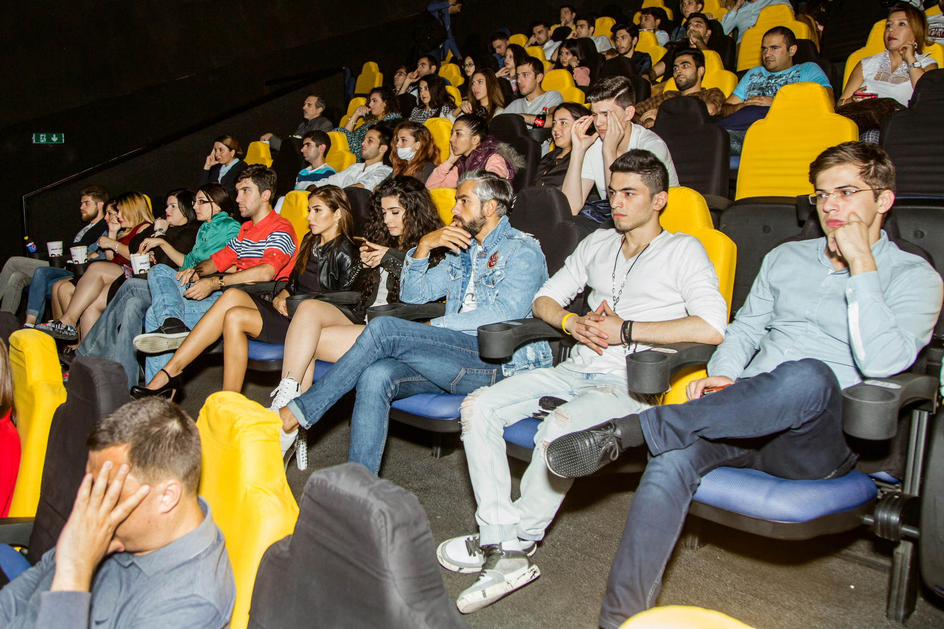 Сямра Рагимли стала звездным гостем на премьере фильма "Сноуден" (ФОТО)