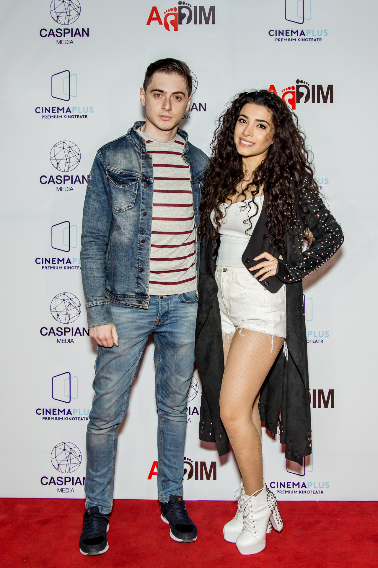 Сямра Рагимли стала звездным гостем на премьере фильма "Сноуден" (ФОТО)