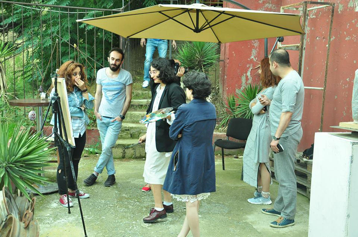 Глина в руках мастера и молодежи, шашлыки и чай с чабрецом  – под осенним небом Баку (ФОТО)