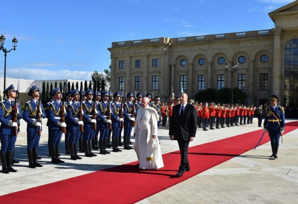 Состоялась церемония официальной встречи Папы Римского (ФОТО)