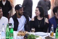 Азербайджанские блюда: Самый вкусный клип певицы Севды Яхъяевой и футболиста Руслана Абышова (ВИДЕО, ФОТО)