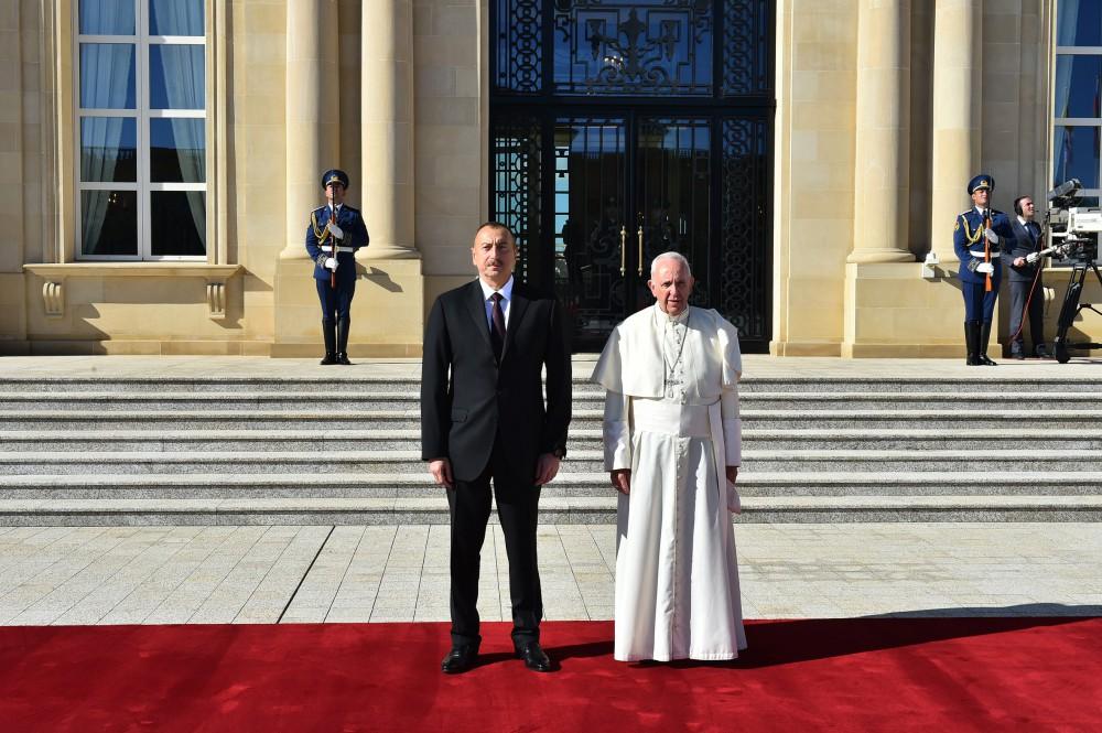 Состоялась церемония официальной встречи Папы Римского (ФОТО)