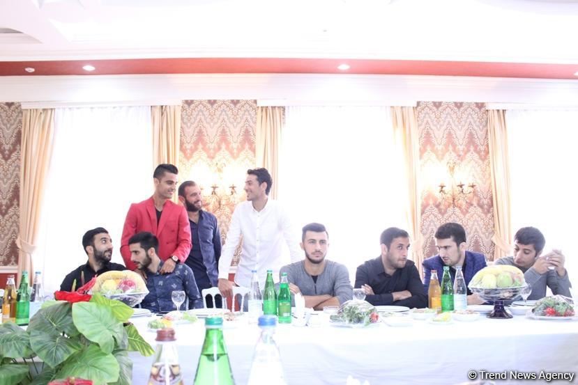 Азербайджанские блюда: Самый вкусный клип певицы Севды Яхъяевой и футболиста Руслана Абышова (ВИДЕО, ФОТО)