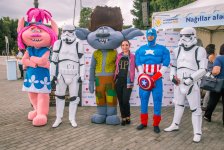 Герои Голливудских блокбастеров и мультфильмов на Бакинском бульваре (ФОТО)