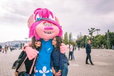 Герои Голливудских блокбастеров и мультфильмов на Бакинском бульваре (ФОТО)