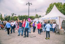 Герои Голливудских блокбастеров и мультфильмов на Бакинском бульваре (ФОТО)