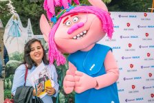 Герои Голливудских блокбастеров и мультфильмов на Бакинском бульваре (ФОТО)