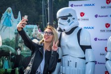 Герои Голливудских блокбастеров и мультфильмов на Бакинском бульваре (ФОТО)