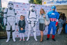 Герои Голливудских блокбастеров и мультфильмов на Бакинском бульваре (ФОТО)