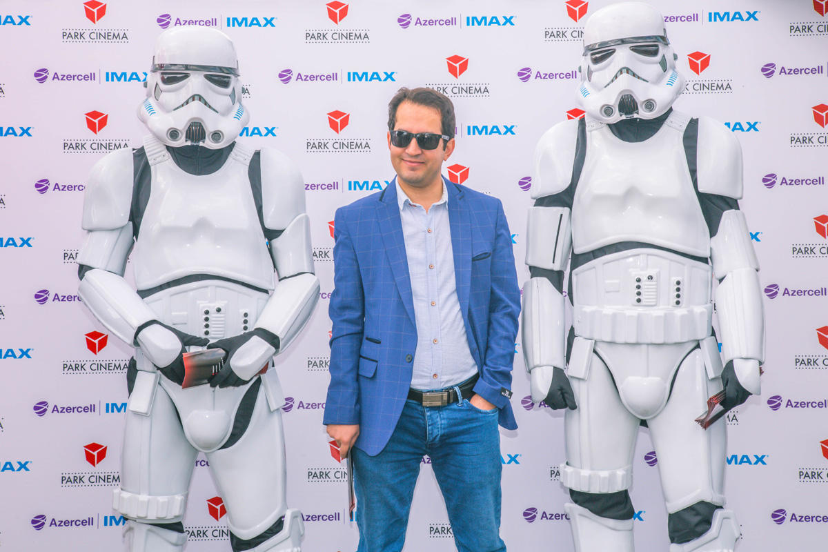 Герои Голливудских блокбастеров и мультфильмов на Бакинском бульваре (ФОТО)