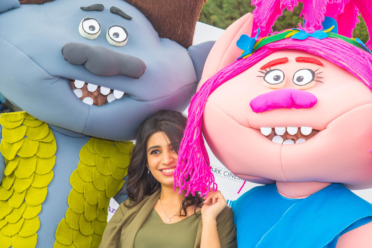 Герои Голливудских блокбастеров и мультфильмов на Бакинском бульваре (ФОТО)