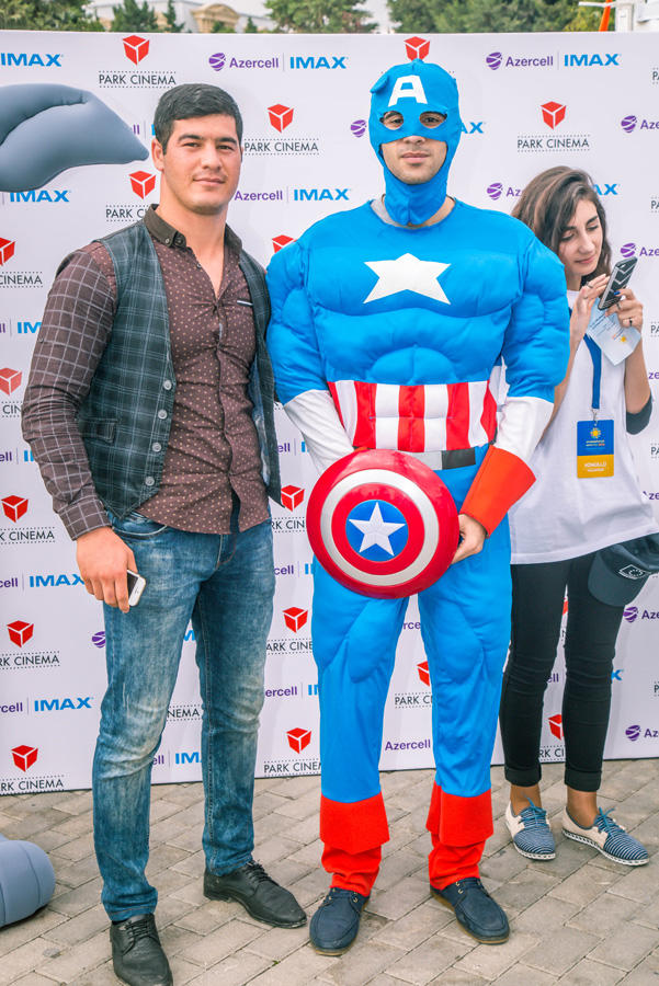 Герои Голливудских блокбастеров и мультфильмов на Бакинском бульваре (ФОТО)