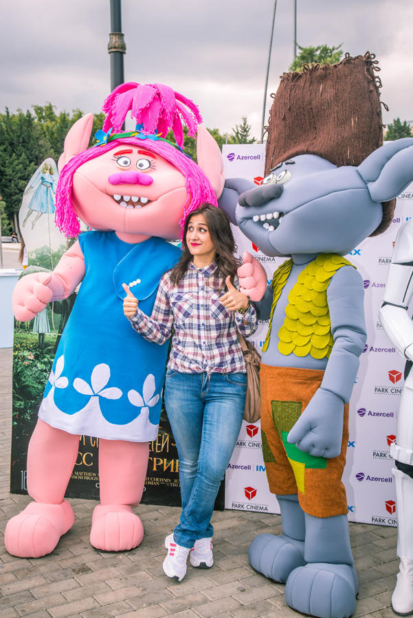 Герои Голливудских блокбастеров и мультфильмов на Бакинском бульваре (ФОТО)