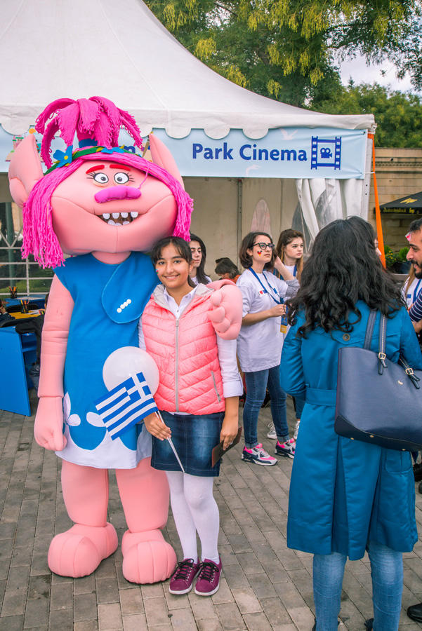 Герои Голливудских блокбастеров и мультфильмов на Бакинском бульваре (ФОТО)