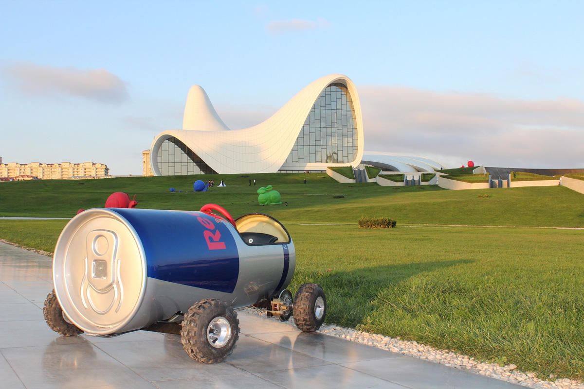 Soapbox путешествует по улицам и достопримечательностям Баку (ФОТО)