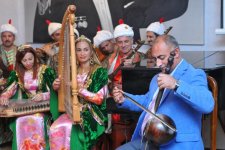 Виртуозное мастерство единственного исполнителя на чагане в Азербайджане (ФОТО)