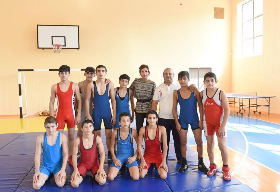 Президент Фонда Гейдара Алиева Мехрибан Алиева приняла участие в открытии школы в Масазыре (ФОТО)