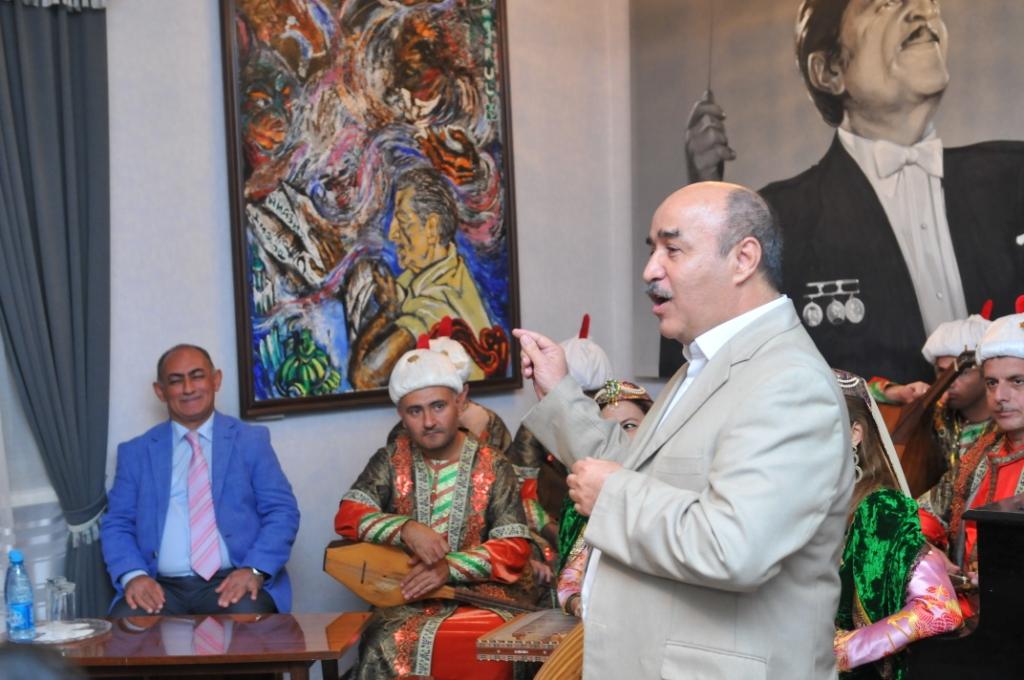 Виртуозное мастерство единственного исполнителя на чагане в Азербайджане (ФОТО)