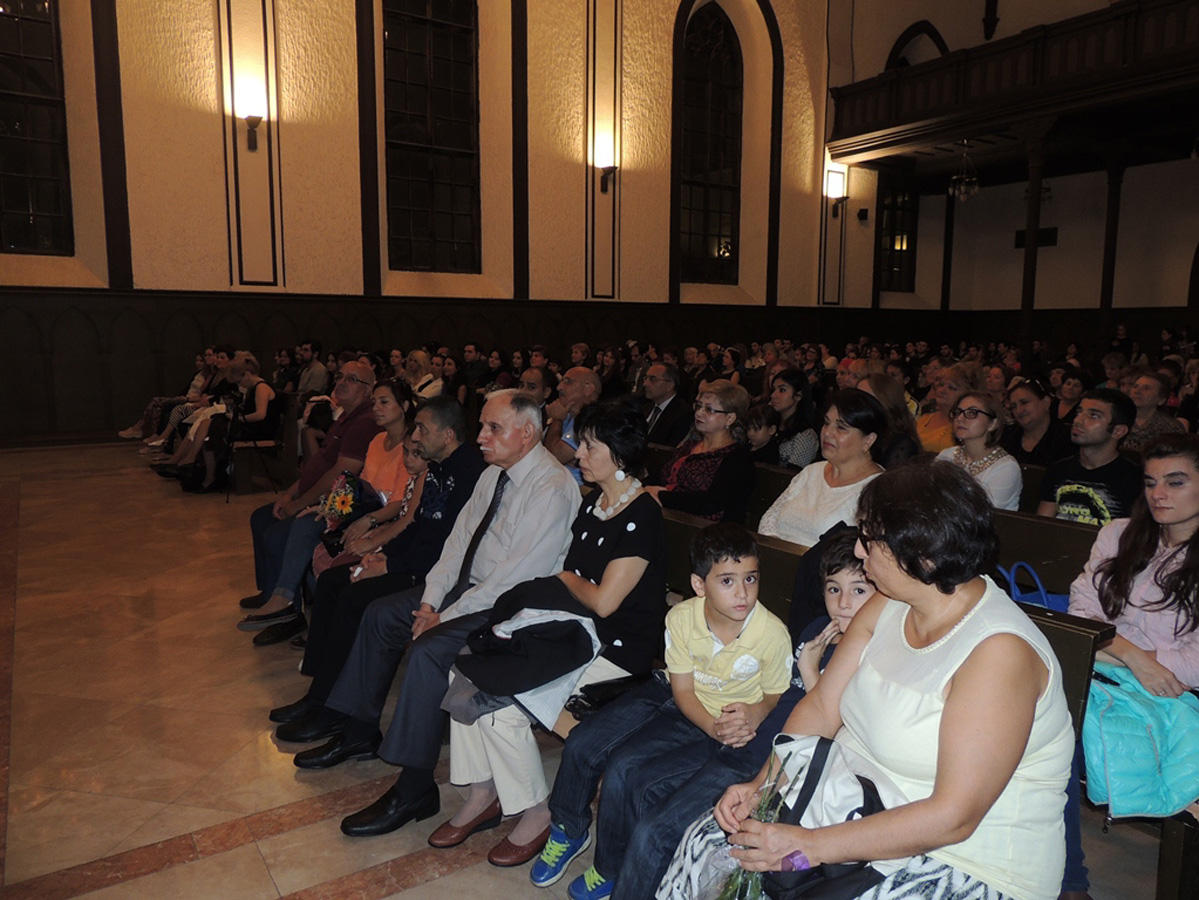 Музыка, лечащая душу: концерт в Баку (ФОТО)