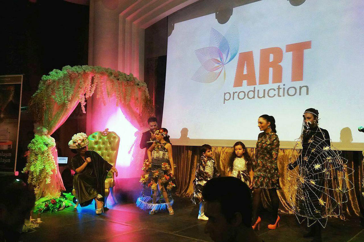 "Я - невеста ветра" в Баку: экстравагантное шоу и дети природы (ФОТО)