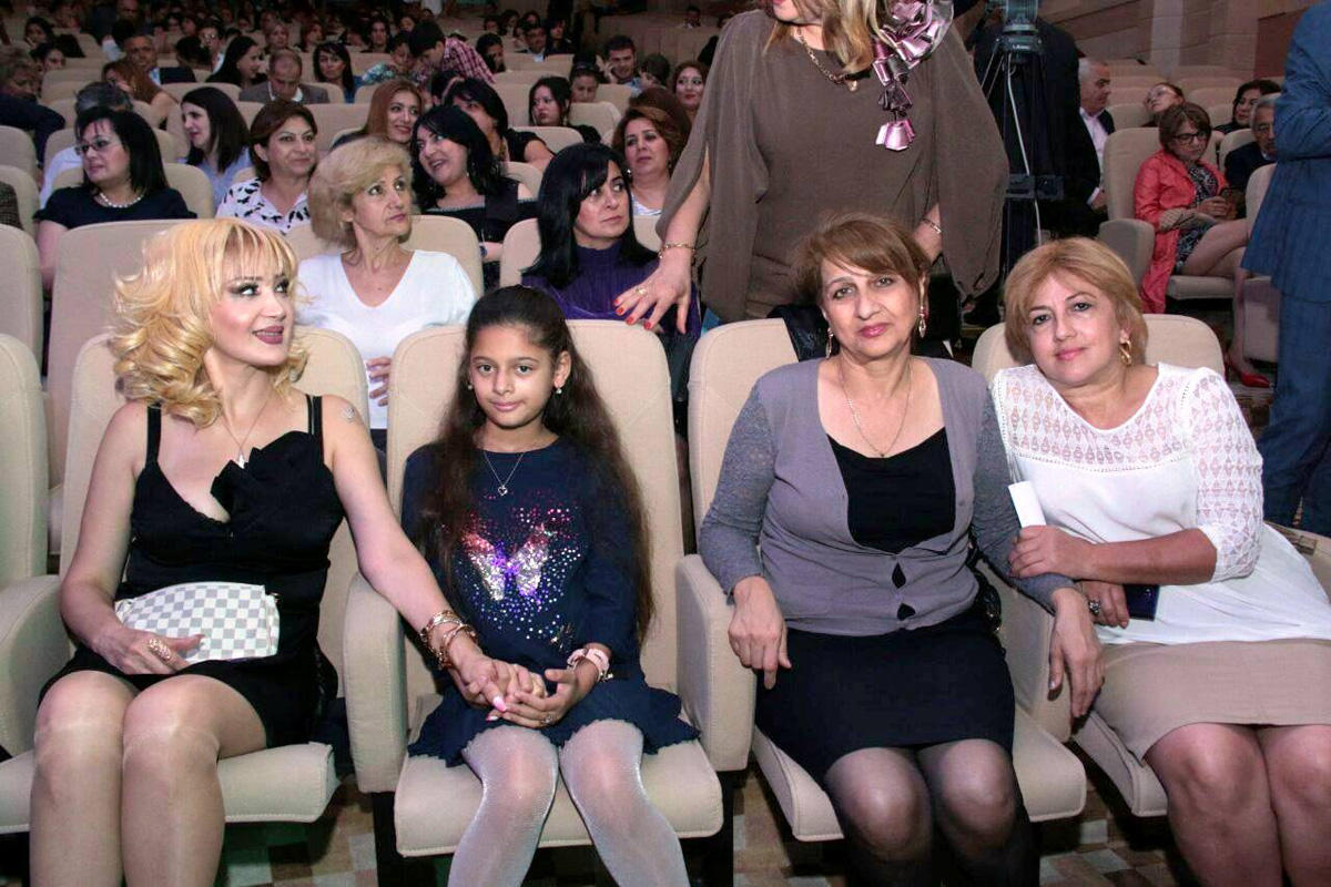 "Я - невеста ветра" в Баку: экстравагантное шоу и дети природы (ФОТО)