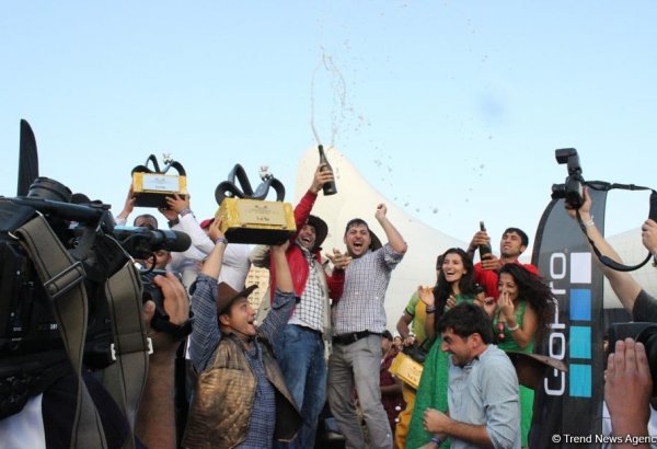 Такого Баку еще не видел! Самые креативные гонки и аварии: репортаж (ФОТО)