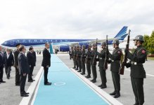 Президент Ильхам Алиев прибыл с рабочим визитом в Турцию (ФОТО) (Версия 2)