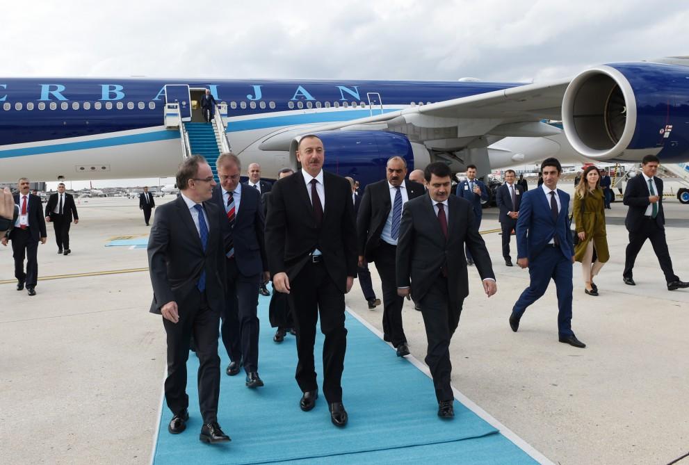 Президент Ильхам Алиев прибыл с рабочим визитом в Турцию (ФОТО) (Версия 2)