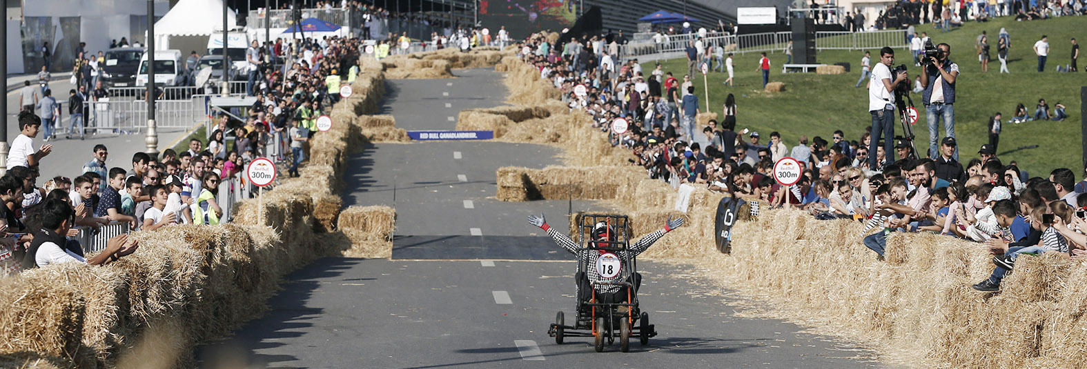 Определены победители прошедших в Баку соревнований Red Bull Soapbox (ФОТО) (Версия 2)