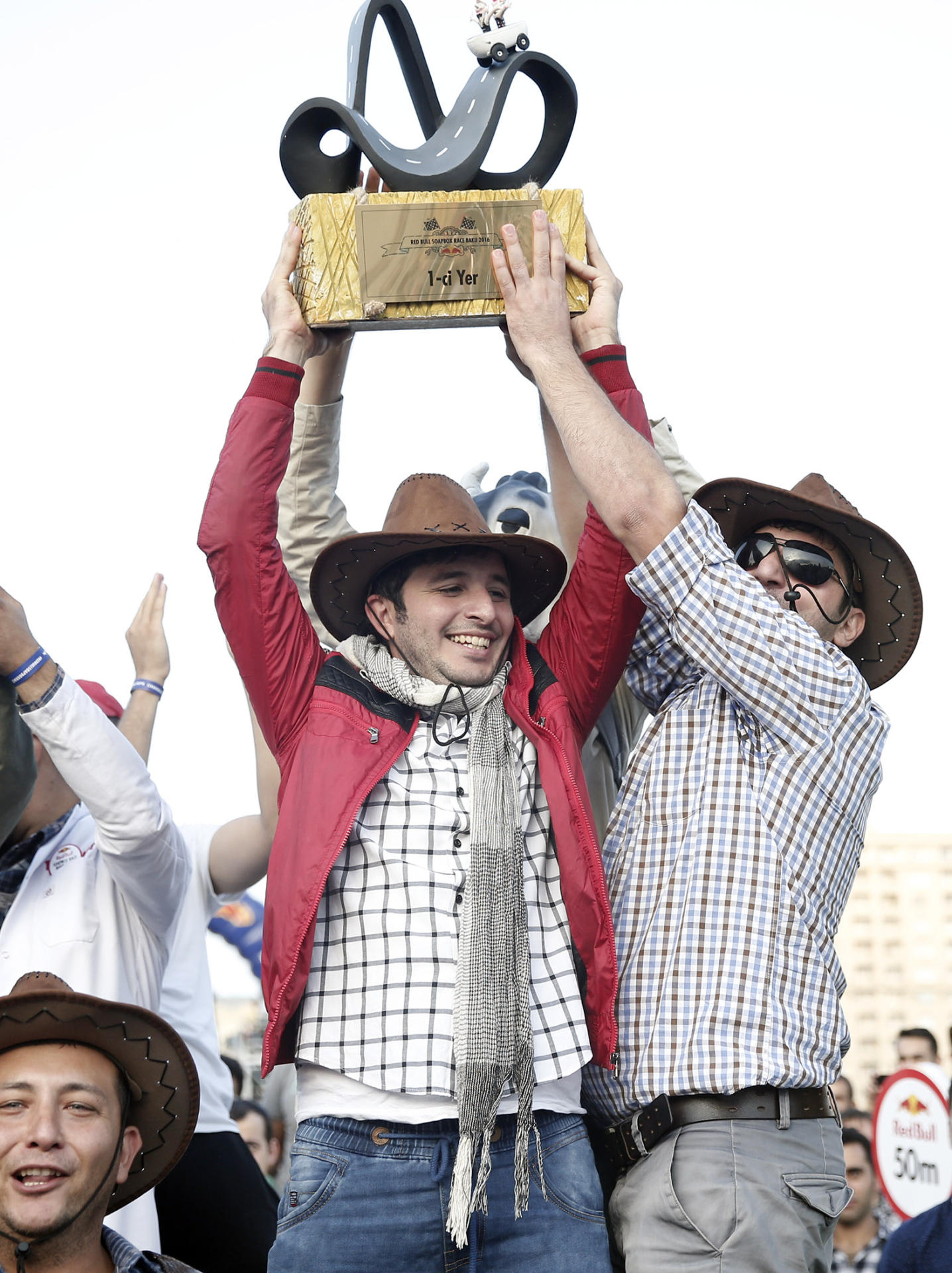 Определены победители прошедших в Баку соревнований Red Bull Soapbox (ФОТО) (Версия 2)