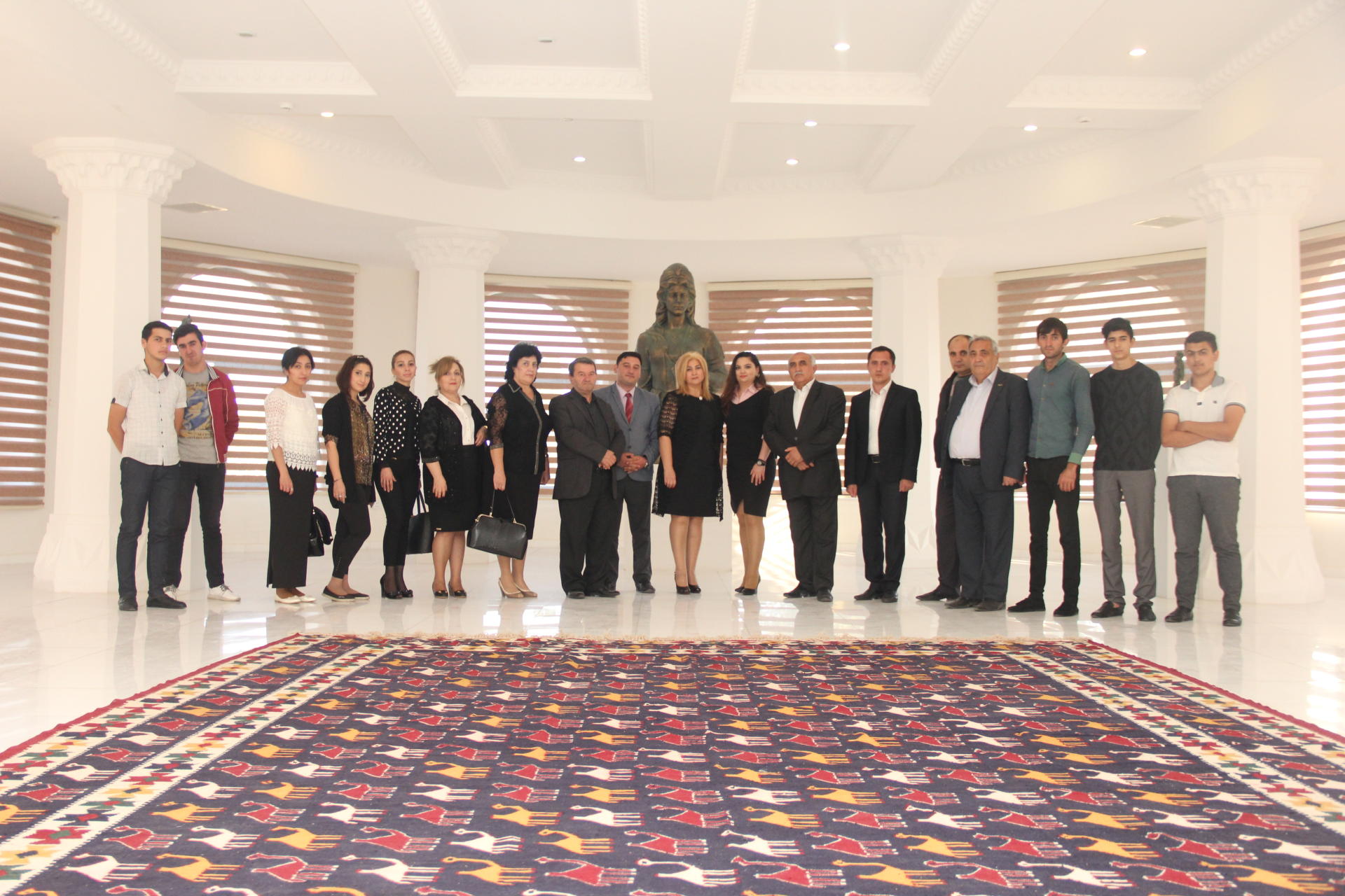 Азербайджанское ковровое искусство: от мастеров - молодежи (ФОТО)