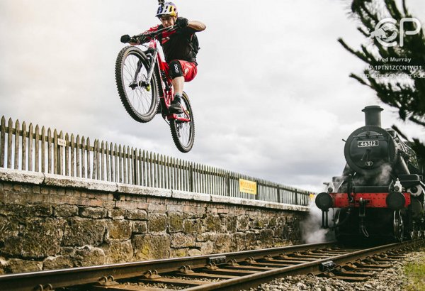Фантастические трюки на велосипеде мировой звезды Дэнни (ВИДЕО, ФОТО)