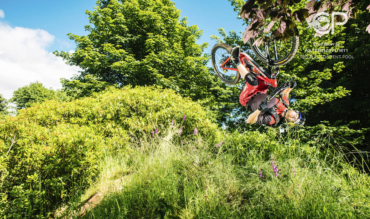 Фантастические трюки на велосипеде мировой звезды Дэнни (ВИДЕО, ФОТО)