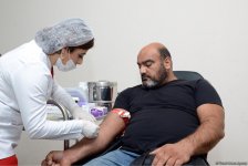 В Азербайджане продолжаются акции по сдаче крови  (ФОТО)