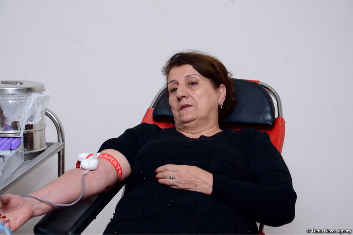 В Азербайджане продолжаются акции по сдаче крови  (ФОТО)