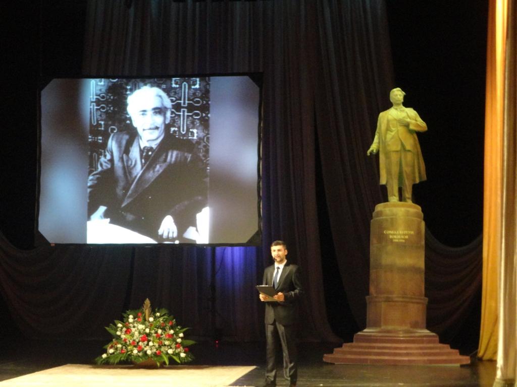 В Баку отметили 110-летие Самеда Вургуна (ФОТО)