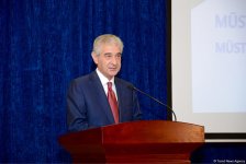 В Баку прошла конференция под названием "25 лет независимости: ровесники независимости" (ФОТО)