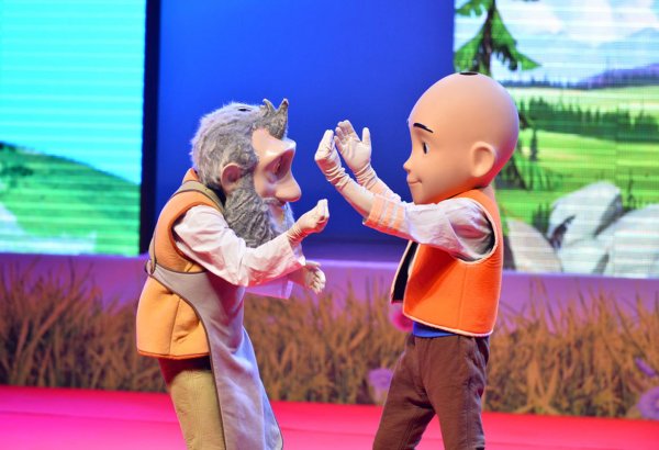 В Баку прошла сказочная битва Кельоглана и Гаравезира (ФОТО)