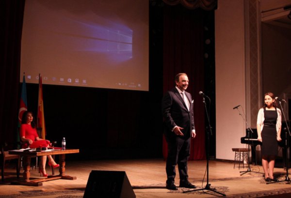 Частичка Испании в Баку (ФОТО)