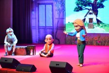 В Баку прошла сказочная битва Кельоглана и Гаравезира (ФОТО)