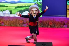 В Баку прошла сказочная битва Кельоглана и Гаравезира (ФОТО)